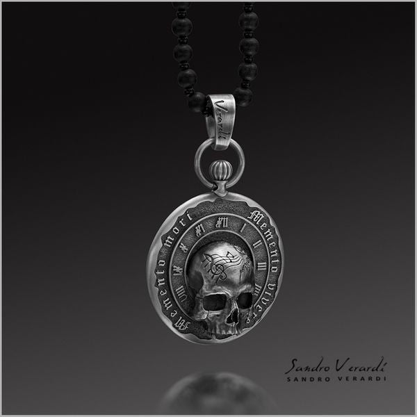 Pendant "Memento Mori"